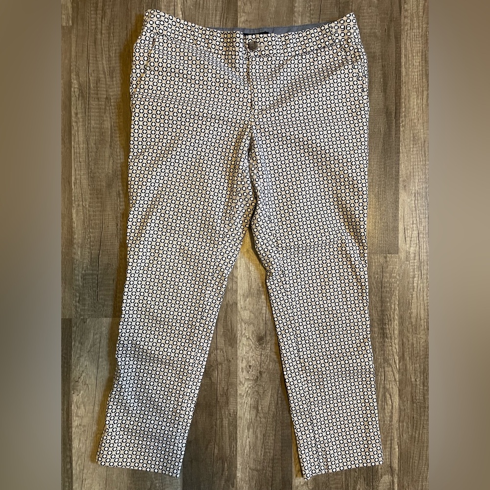 Banana Republic Hampton cream with black pattern